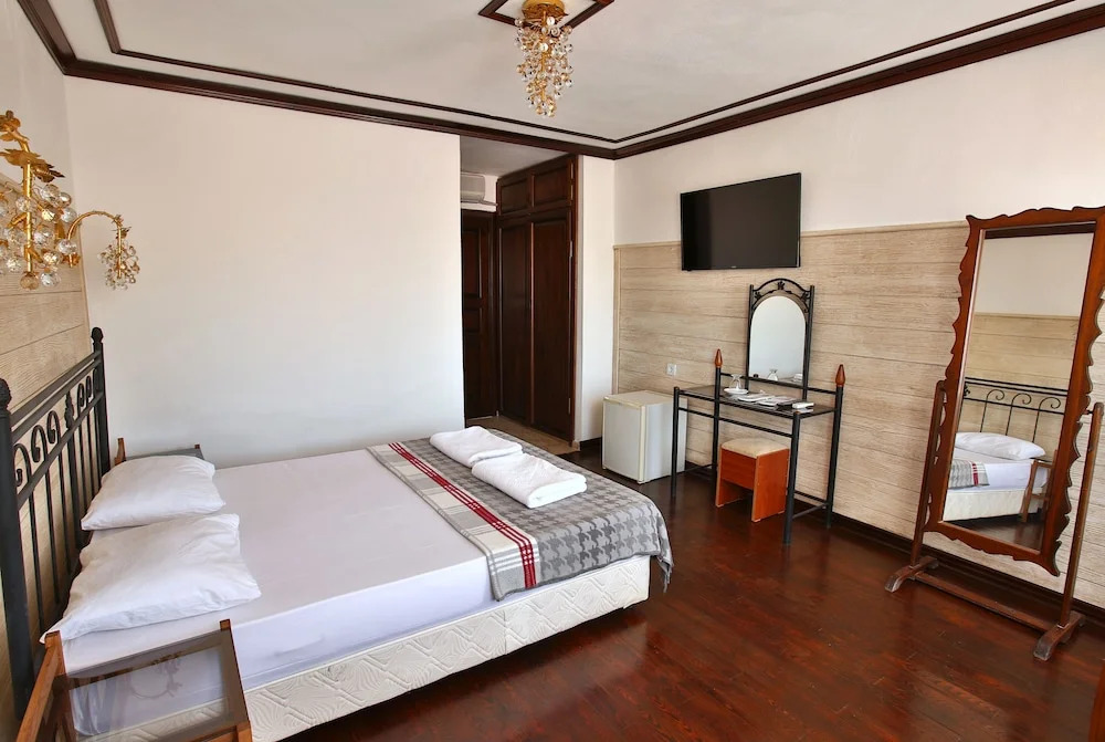 Bozcaada Fahri Hotel