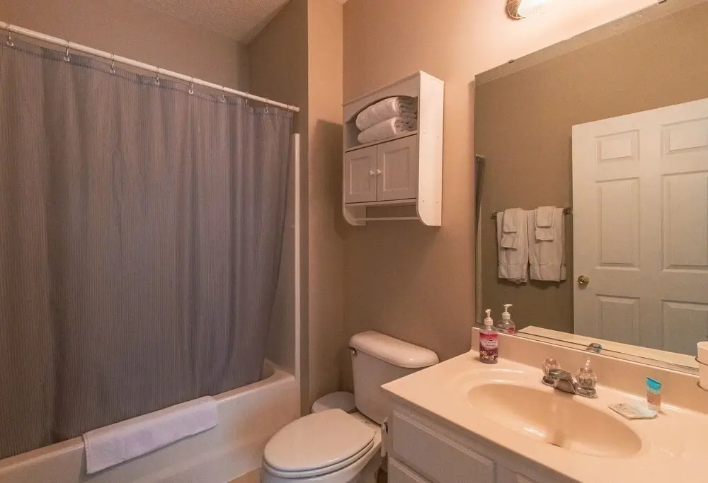 Arbor Trace #633 2 Bedroom Condo by Redawning