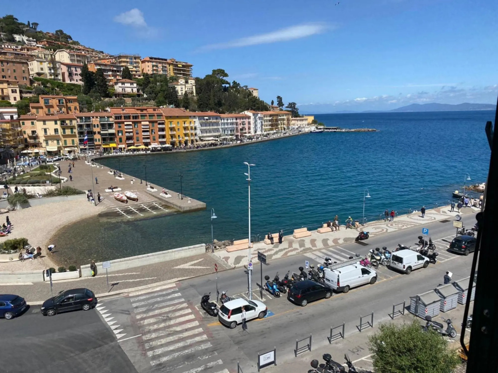 Beautiful and very central penthouse overlooking the square of Porto Santo Stefano-Vista Bella