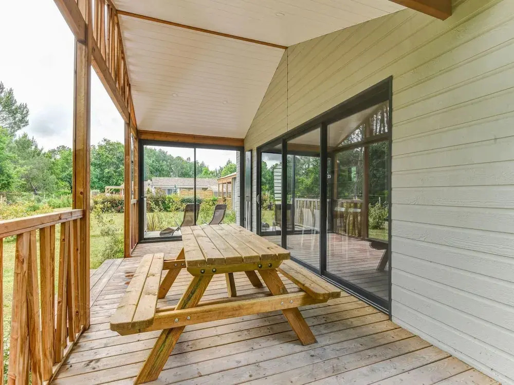 Serene Chalet in Hourtin Near Lake