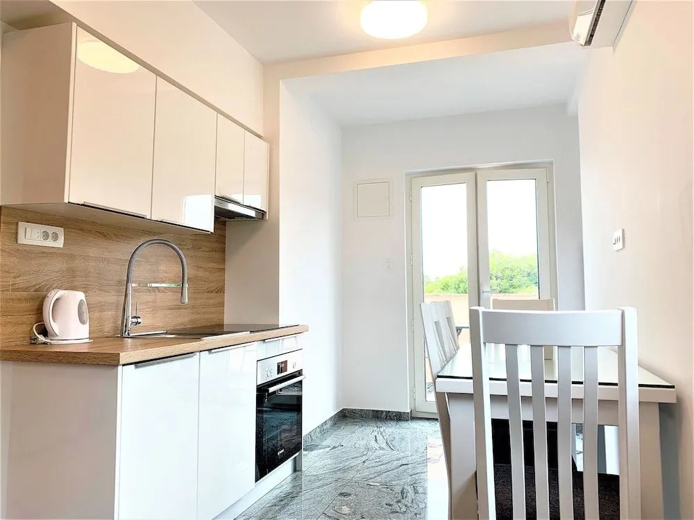 Apartments Milak