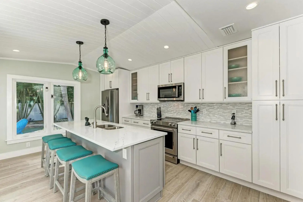 Sea La Vie - 205 - 55th
