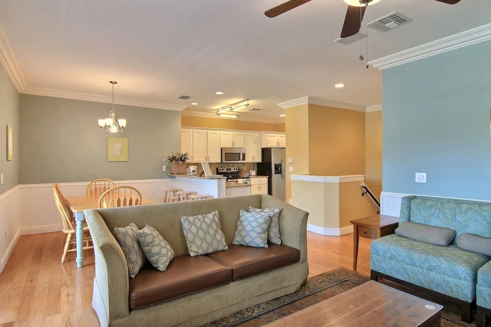 Sea Breeze 3 Bedrooms 3 Bathrooms Condo