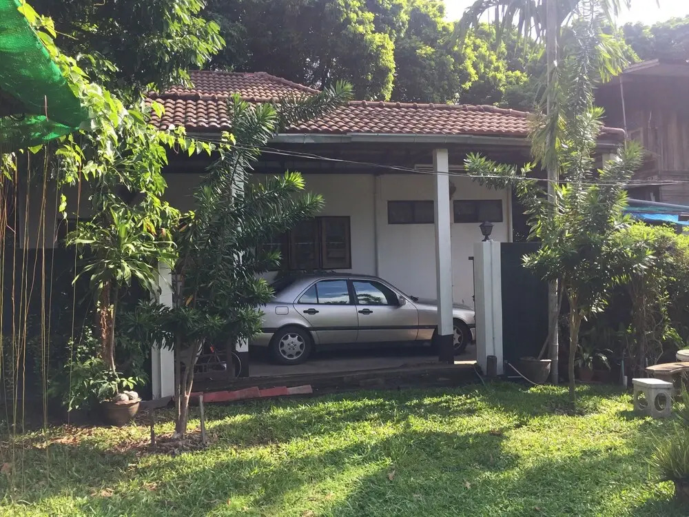 Near Train Guesthouse