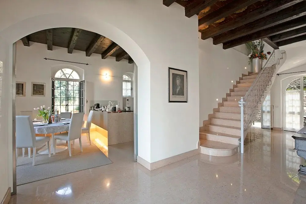 Lake Front Villa Schlosser