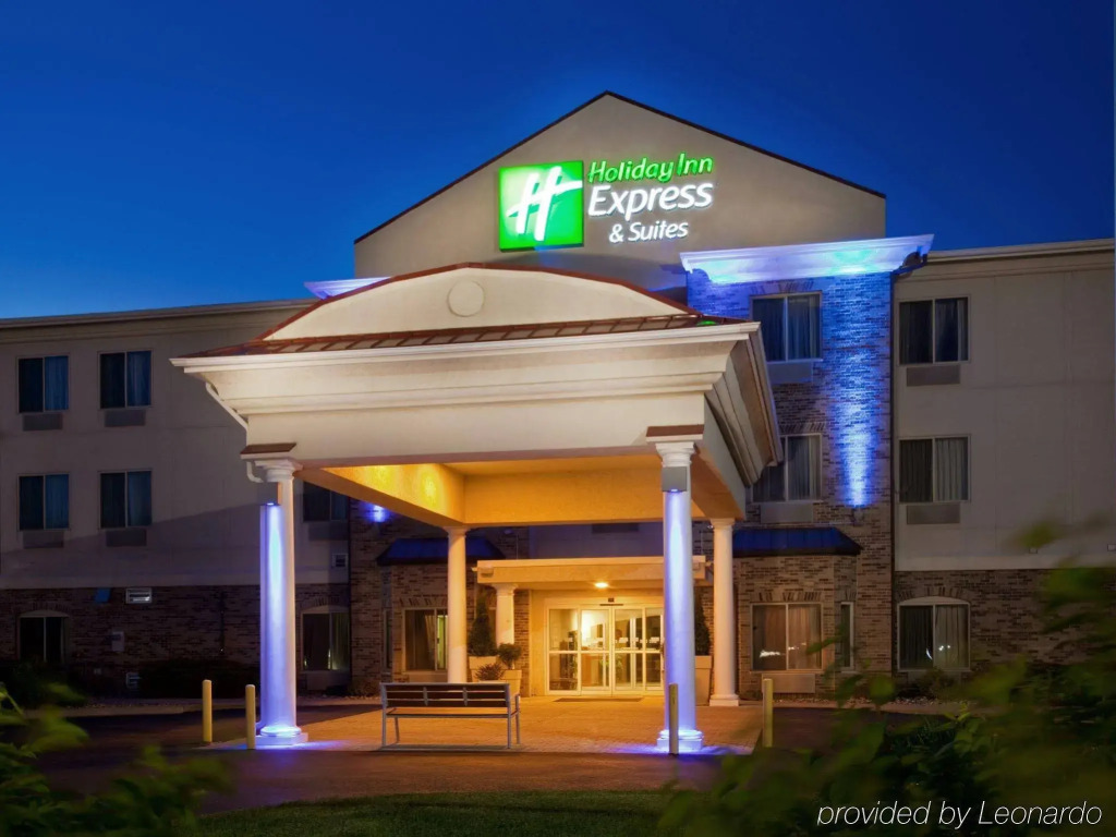 Holiday Inn Express & Suites Clinton by IHG