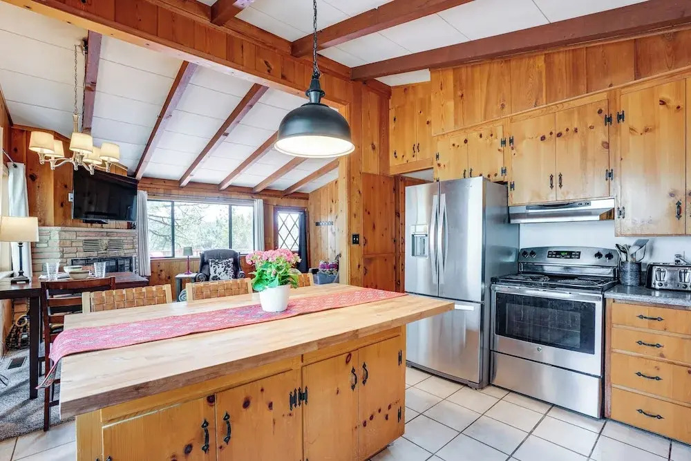 Family Mountain Getaway, Retreat to the Cool Pine
