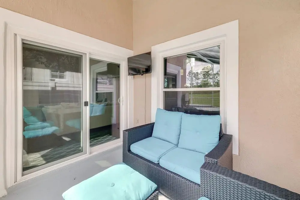 Private Pool & Hot Tub: Modern Davenport Home!