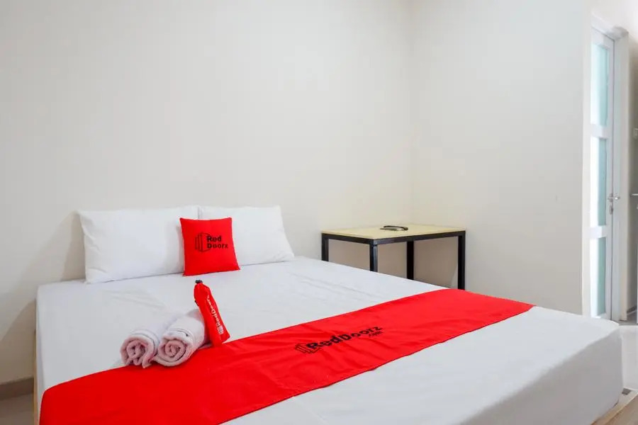RedDoorz near Lippo Plaza Buton