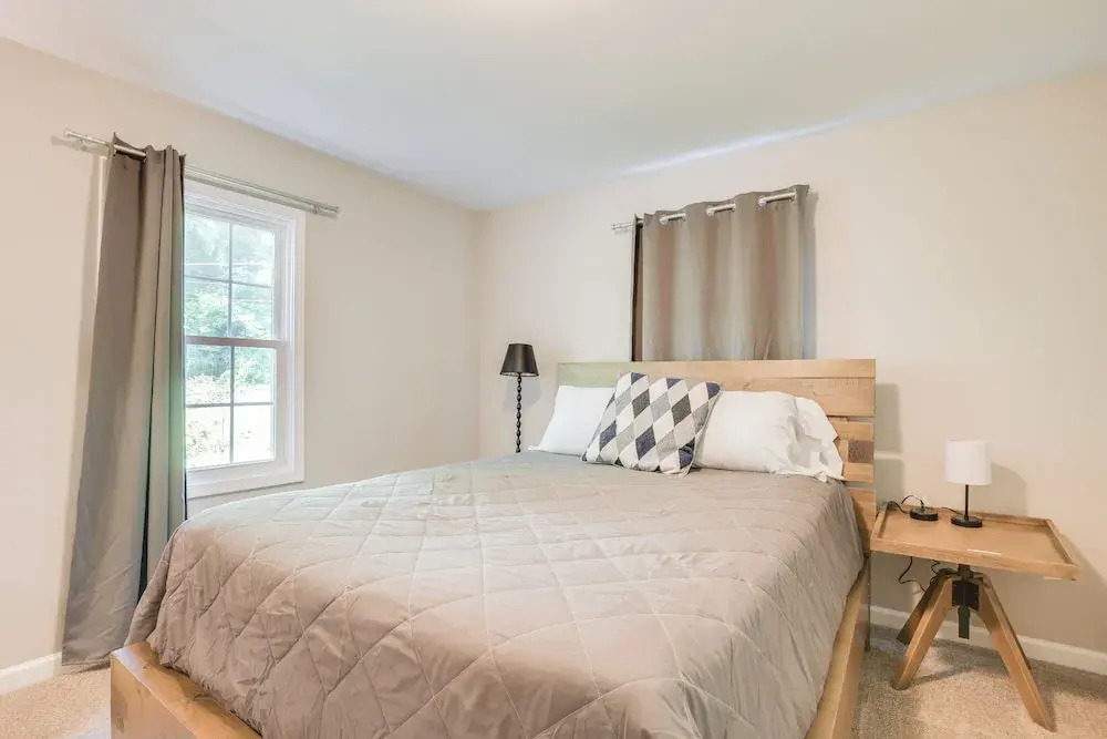 Charming Greenville Home w/ Yard: 3 Mi to Downtown