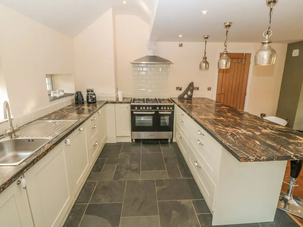 Rhos Y Foel Cottage
