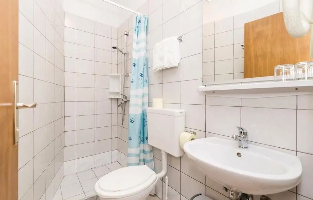 Stunning Home in Brsec With Wifi and 2 Bedrooms