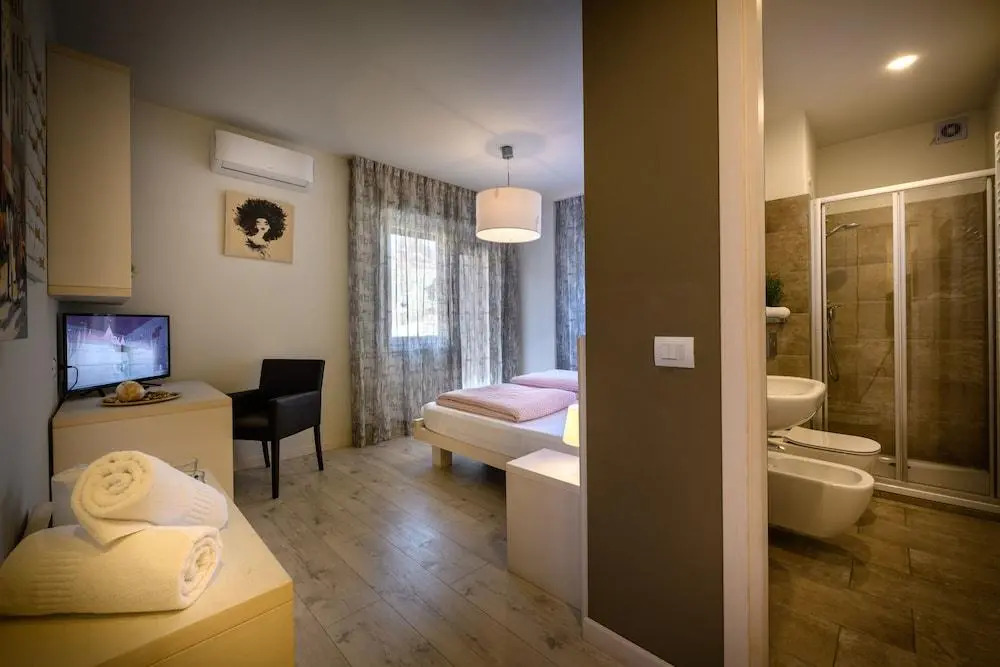 Eco Rooms&Breakfast Tirano