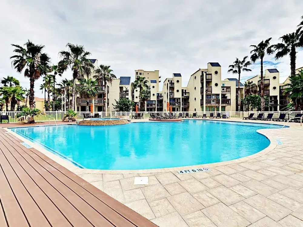Updated 3br  W/ Pools 3 Bedroom Condo
