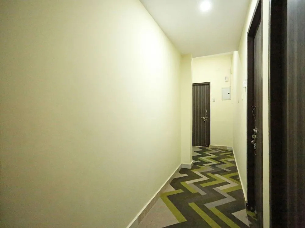 OYO 12220 Krishnavi INN