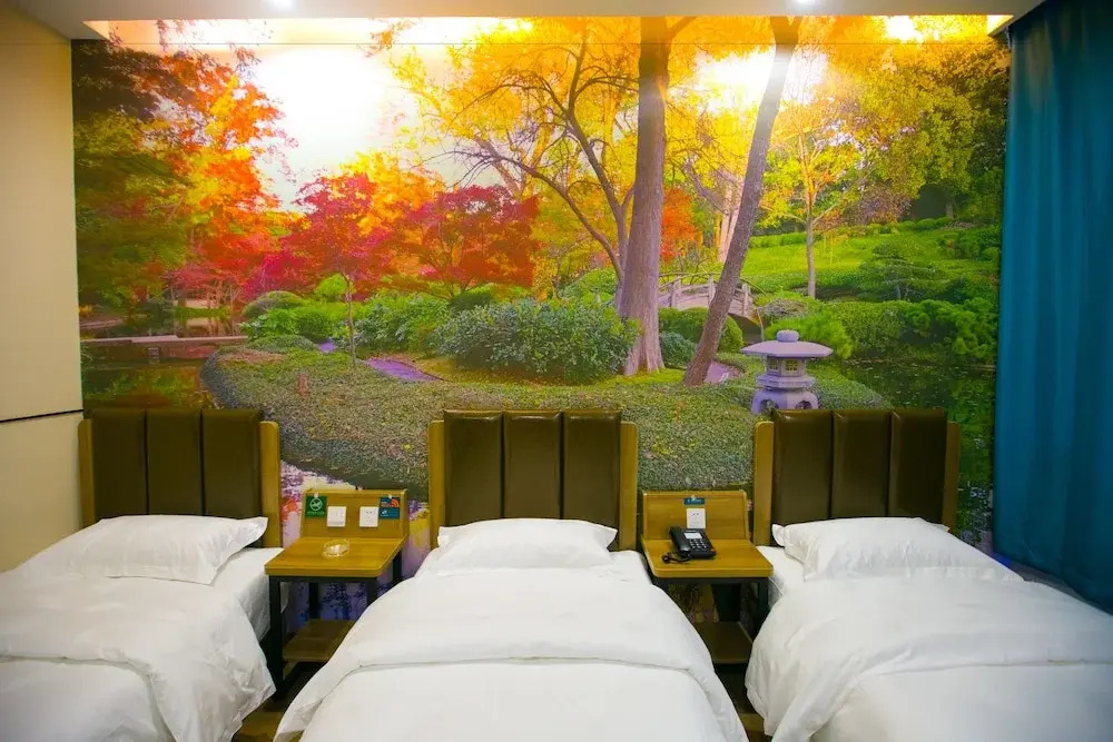 Shengfeng Forrest Holiday Hotel