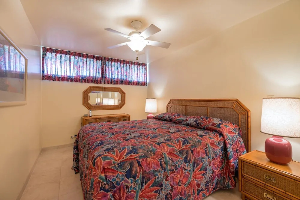 Kahana Reef 402 by RedAwning