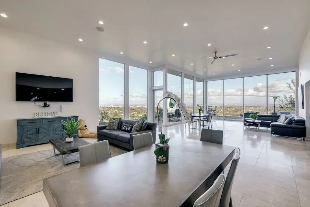 Pool & Coastline Views: Luxe La Jolla Home