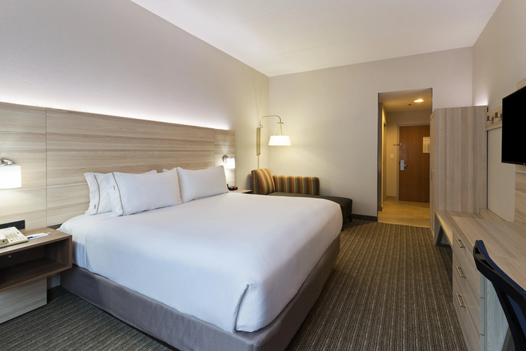 Holiday Inn Express & Suites Tavares by IHG