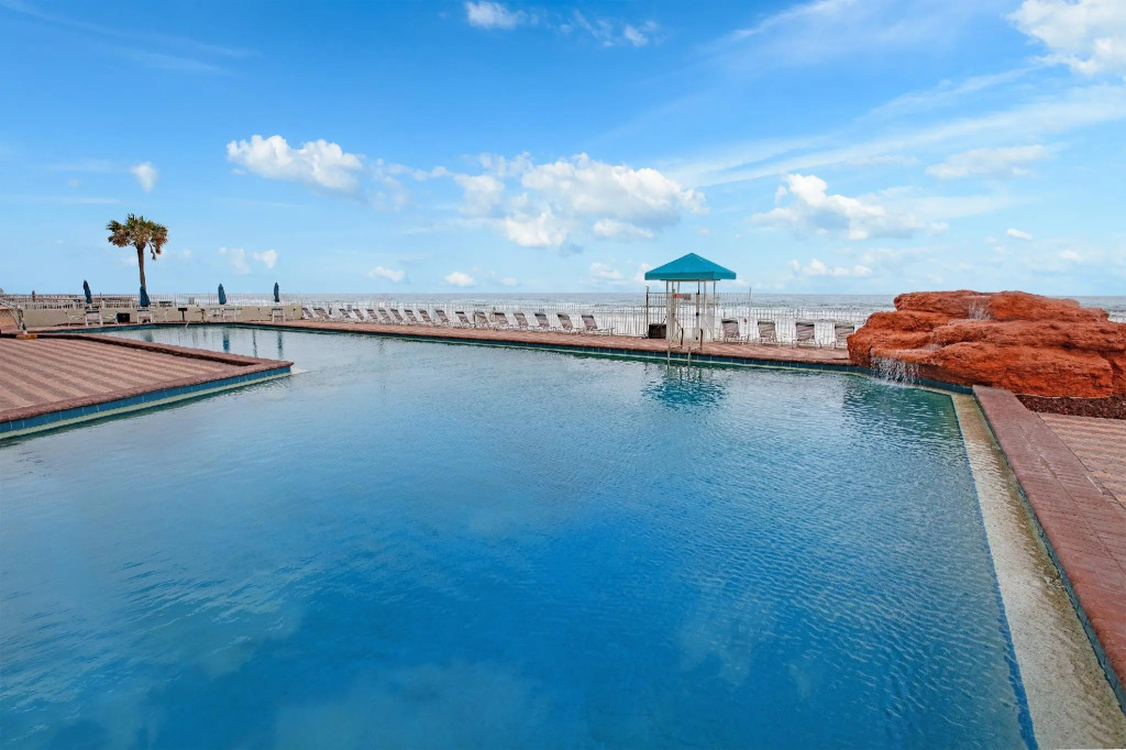Harbour Beach Oceanfront Resort