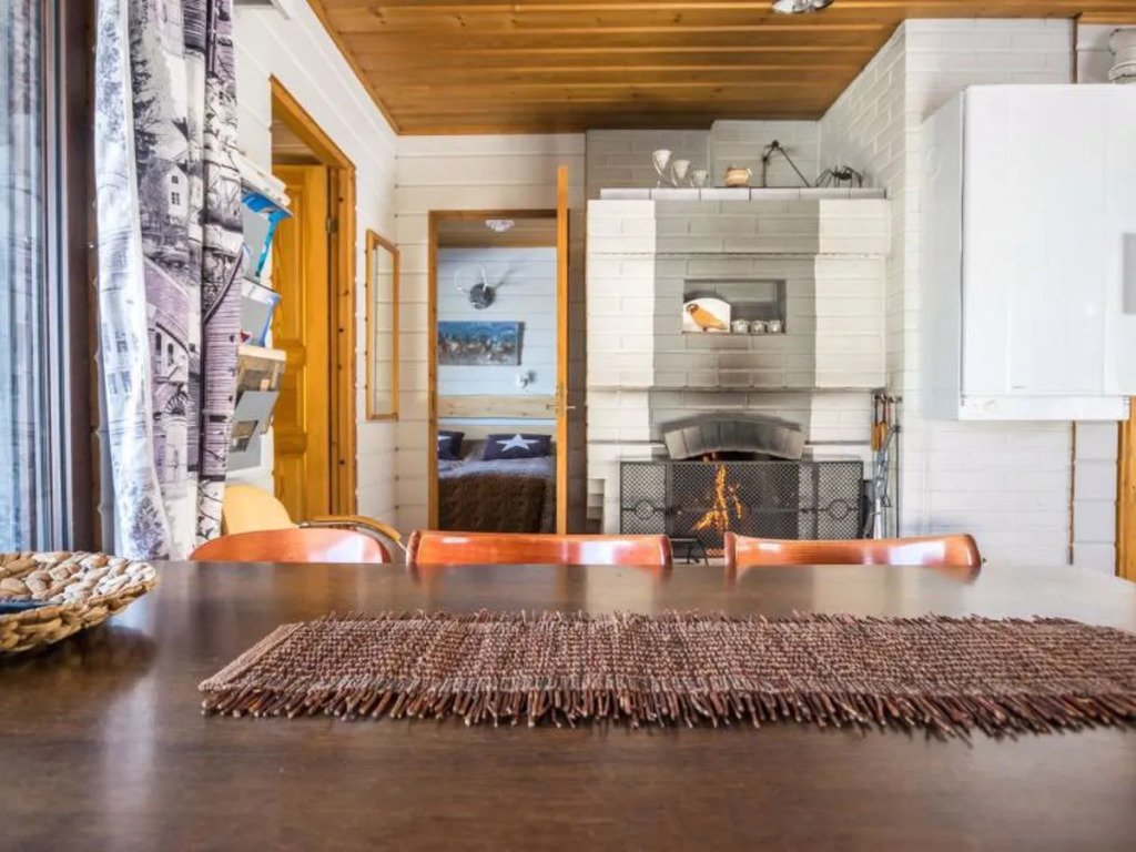 Mustalampi 5 satakieli