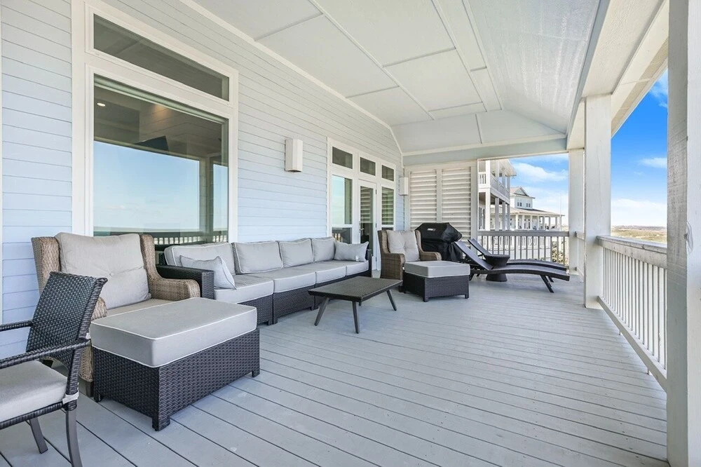 Seashells By The Seashore 3 Bedroom Home by RedAwning