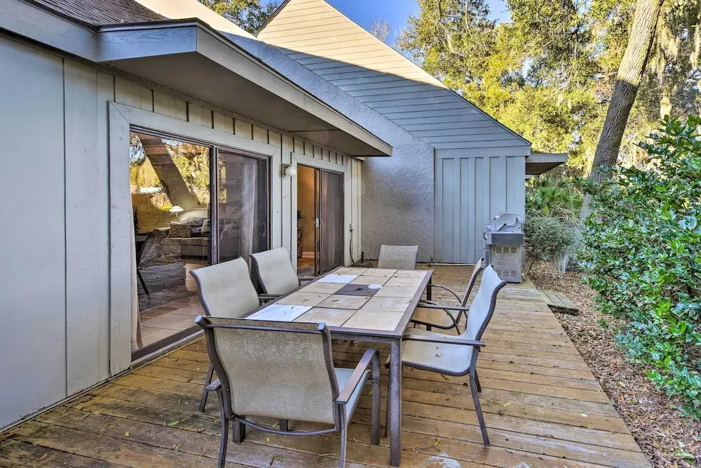 Pool Access + Pet Friendly: Condo in Hilton Head