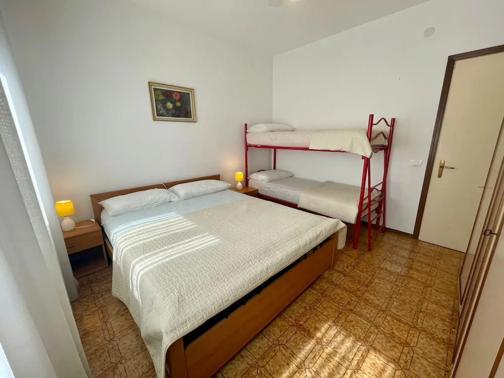 Enjoy the Pool at our Cozy Flat