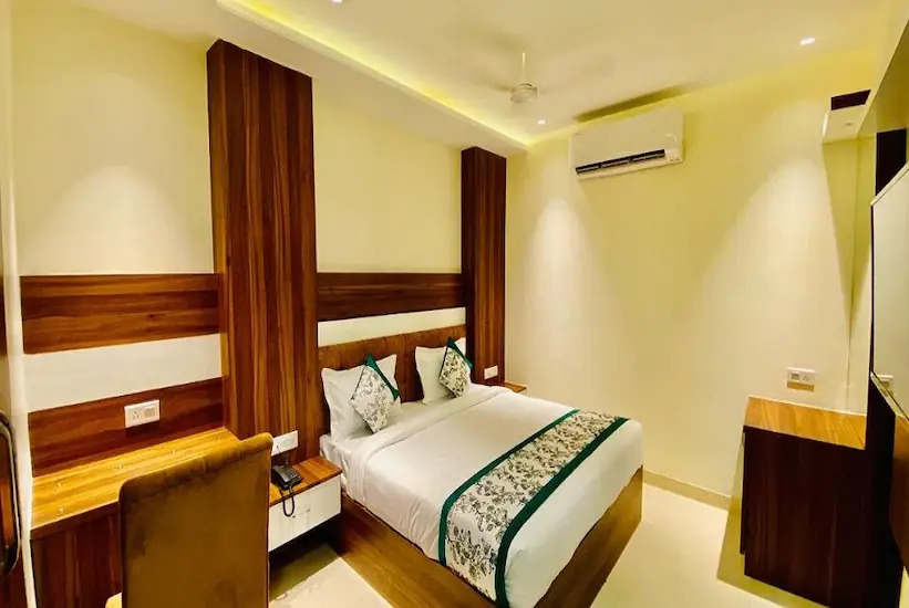 Hotel White House by AN HOTELS - walking distance from golden temple