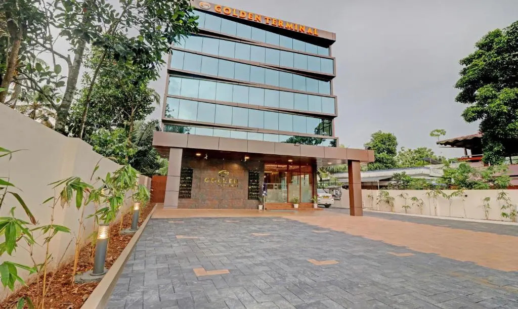 Treebo Golden Terminal Kochi Airport With Swimming Pool