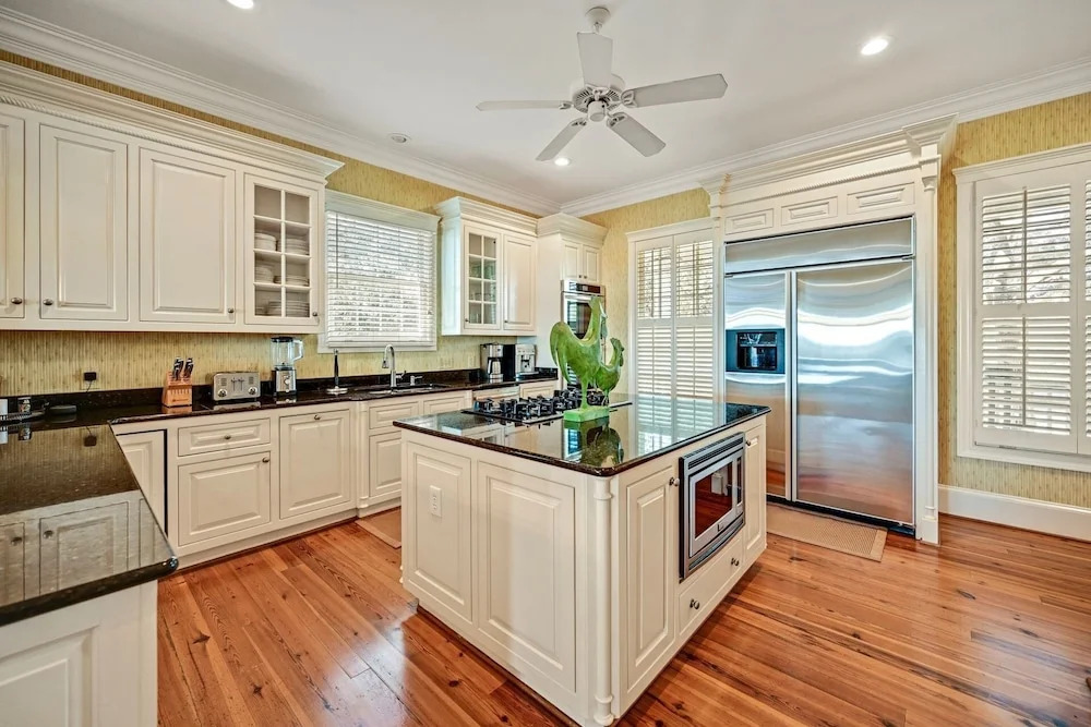 Secluded Creekfront Home 5 Bedroom Home by Peace Vacations