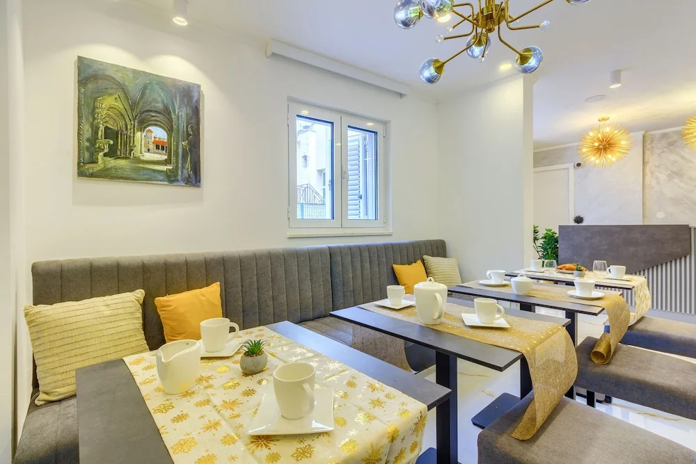 Irini Luxury Rooms