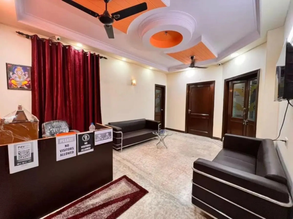 Oyo 703859 Hotel Greeno