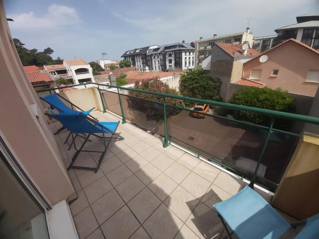 Centre, Grand T2 balcon Pkg, plage gare 600m