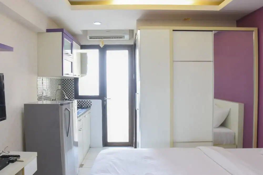 Homey and Simply Studio Room at Kebagusan City Apartment