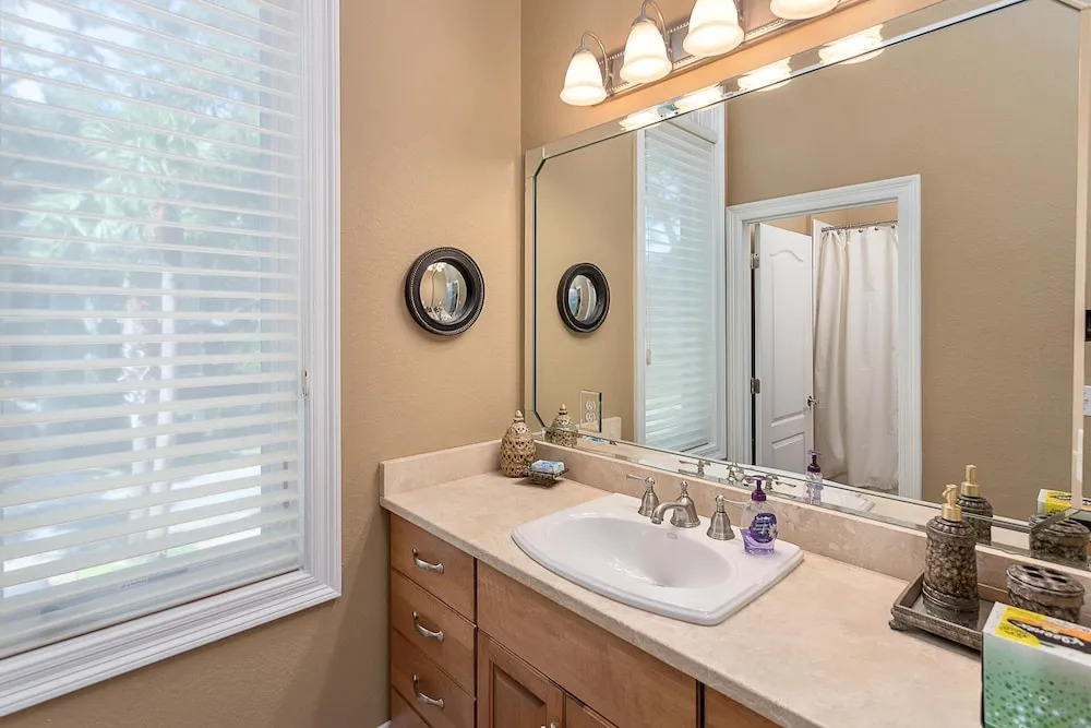 762 Oglethorpe Avenue by Hodnett Cooper