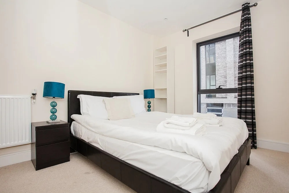 Modern 2 Bed Apartment Close to Canary Wharf
