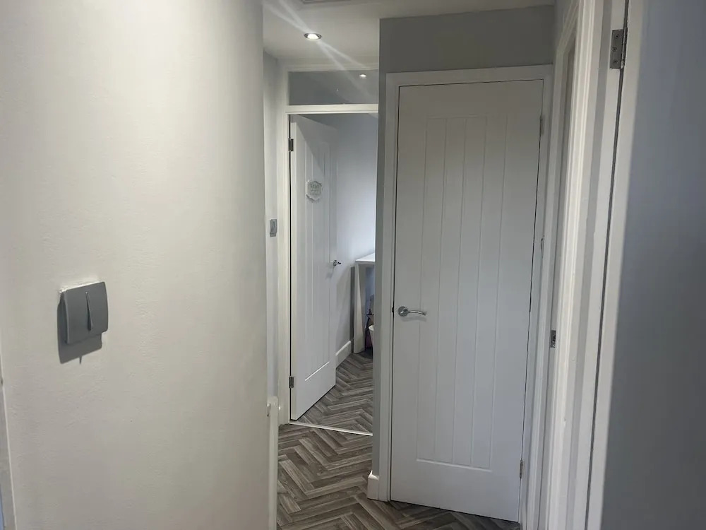 The Broadway Retreat With Parking