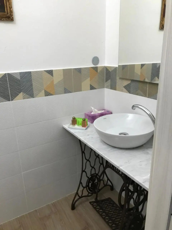 LARENA ROOM