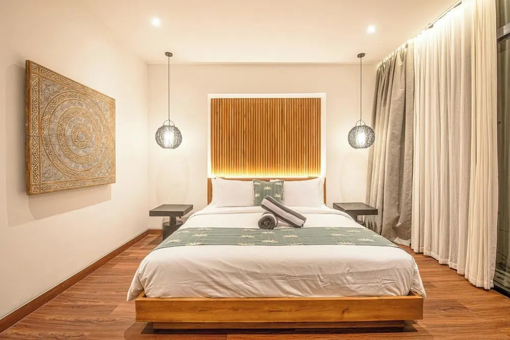 Exquisite 6BR Canggu Villa 400m to Pristine Beach
