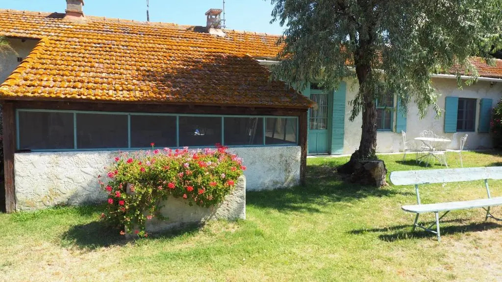 Charmante maison en Camargue avec piscine partagée