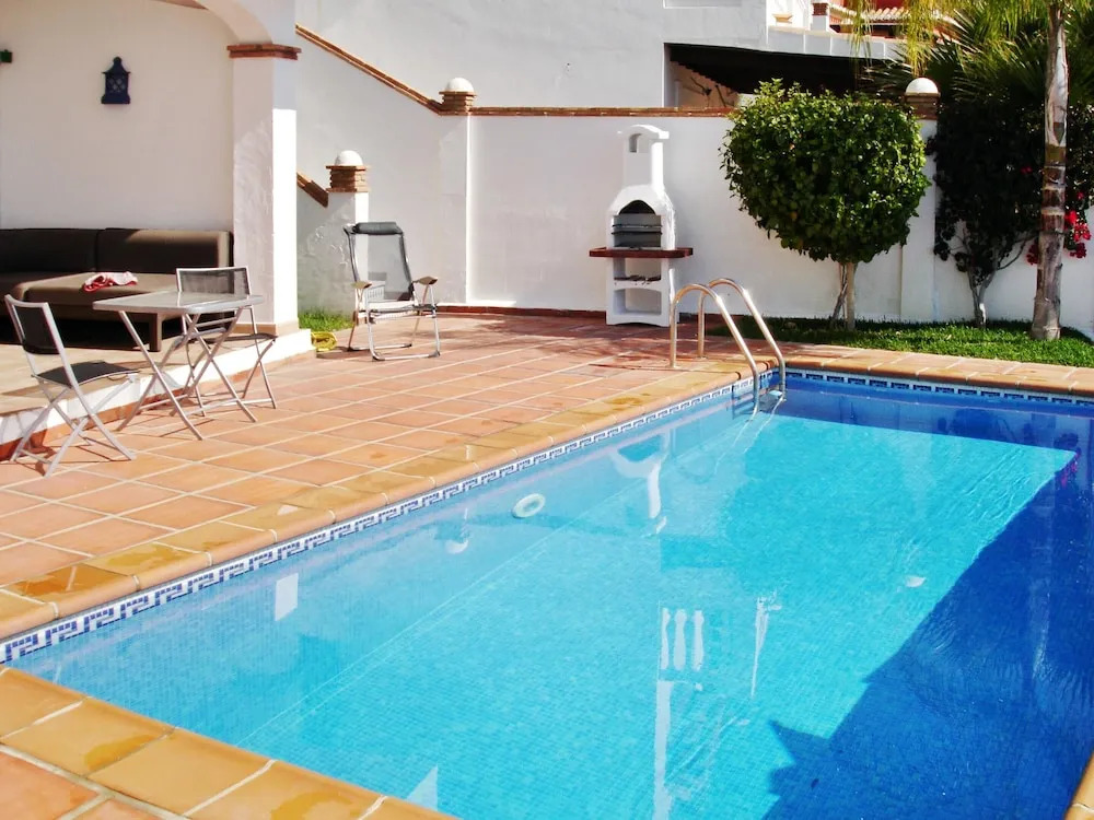 House With 4 Bedrooms in Almuñécar, With Wonderful sea View, Private P