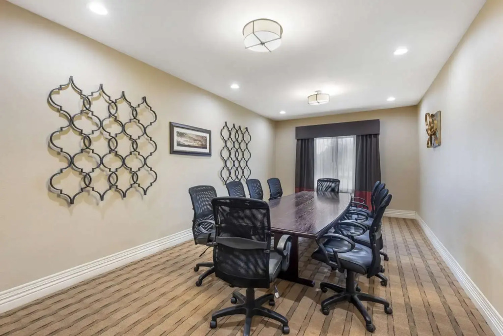 Best Western Plus Burleson Inn & Suites