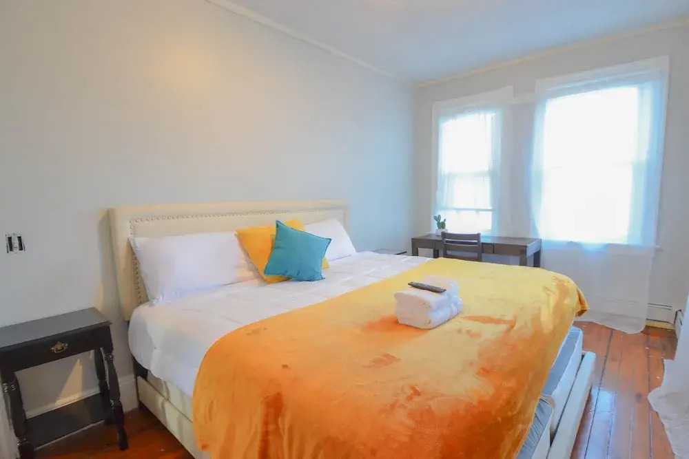 Lovely 3-Bedroom Apt with free parking