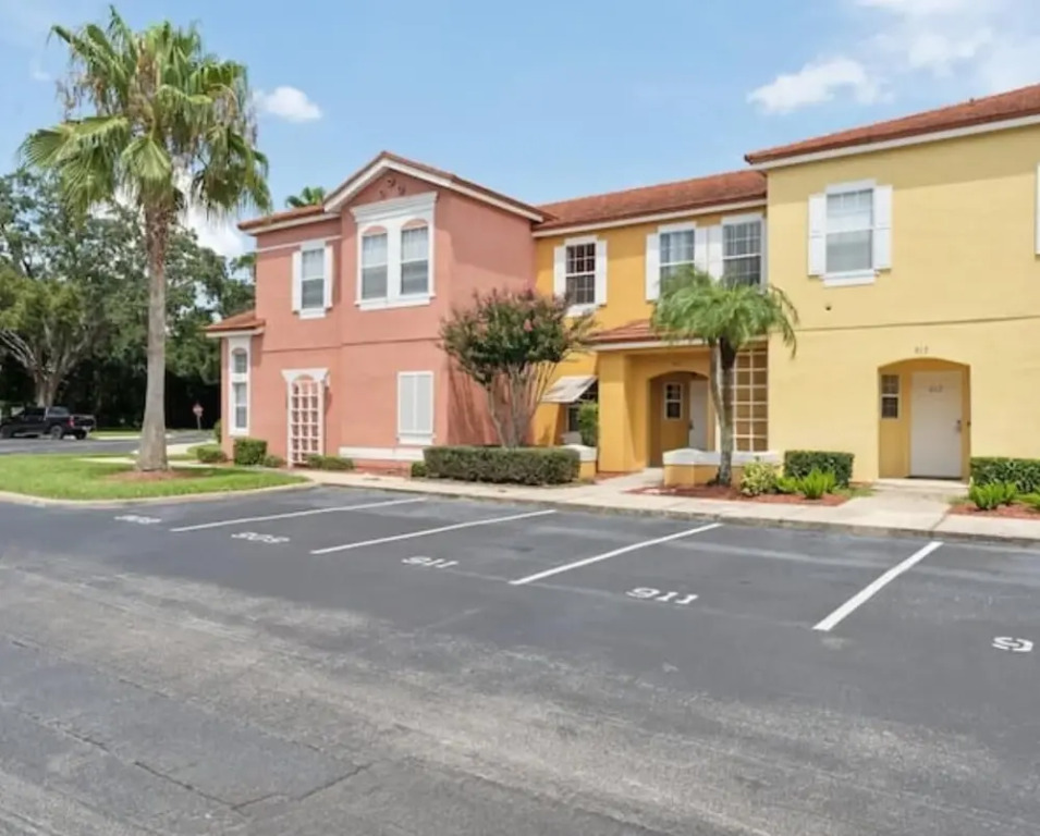 Beautiful Townhome at Lake Barkley With Pool View!