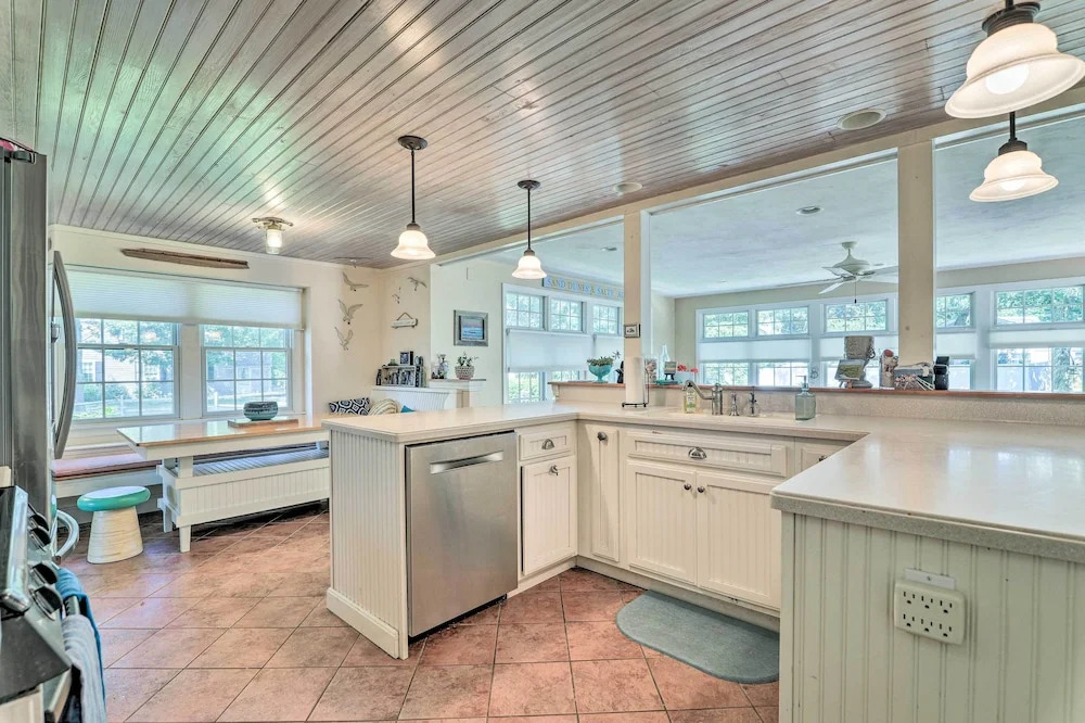 Cape Cod Cottage w/ Deck, Grill, & Games!
