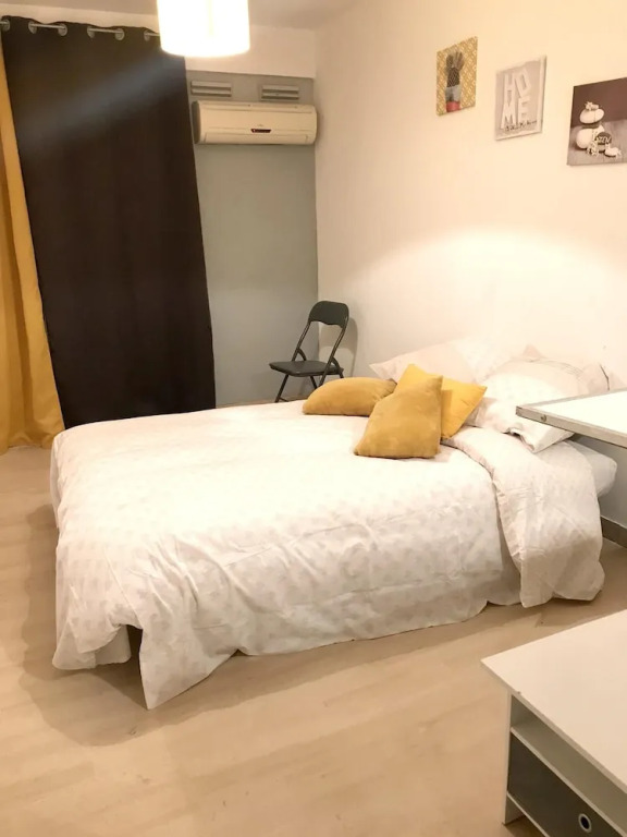 Studio In Nice With Balcony And Wifi 20 M From The Beach