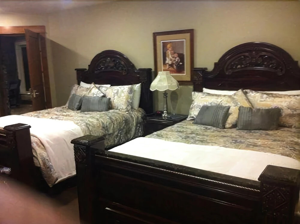 Noble House Suites
