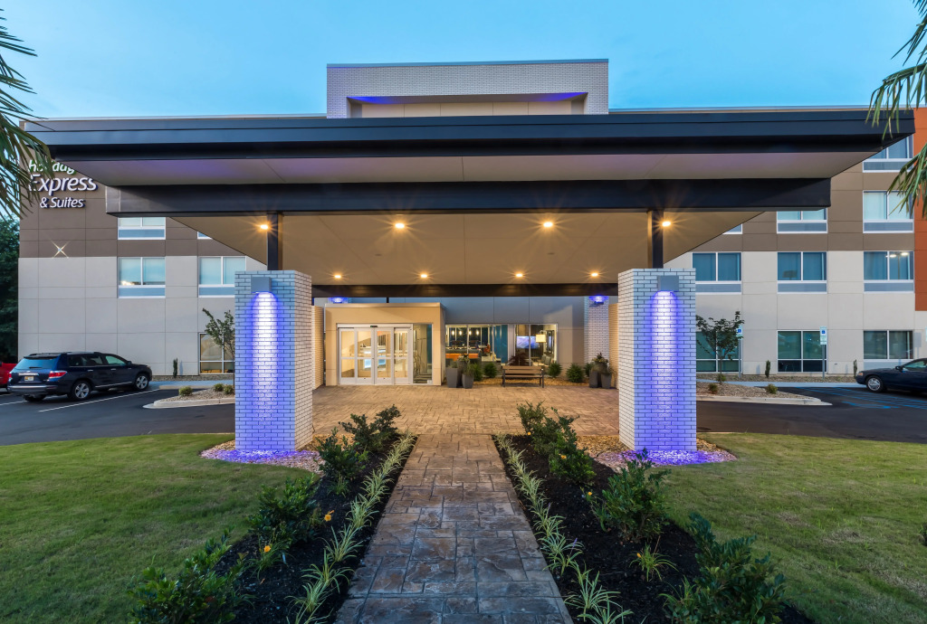 Holiday Inn Express & Suites Greenville S - Piedmont by IHG
