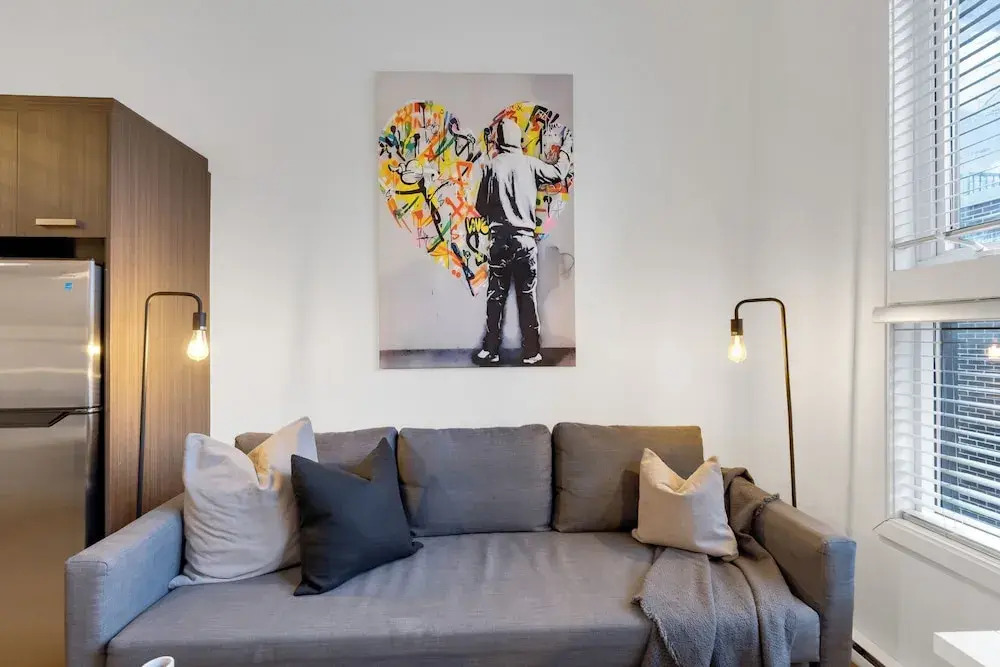 LiV MTL Main Plateau Suites Near Downtown Montreal